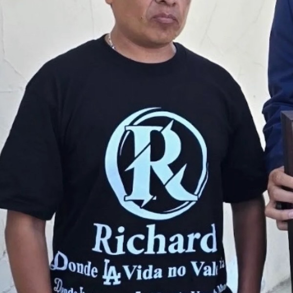 Carlitos Ricardo Parias